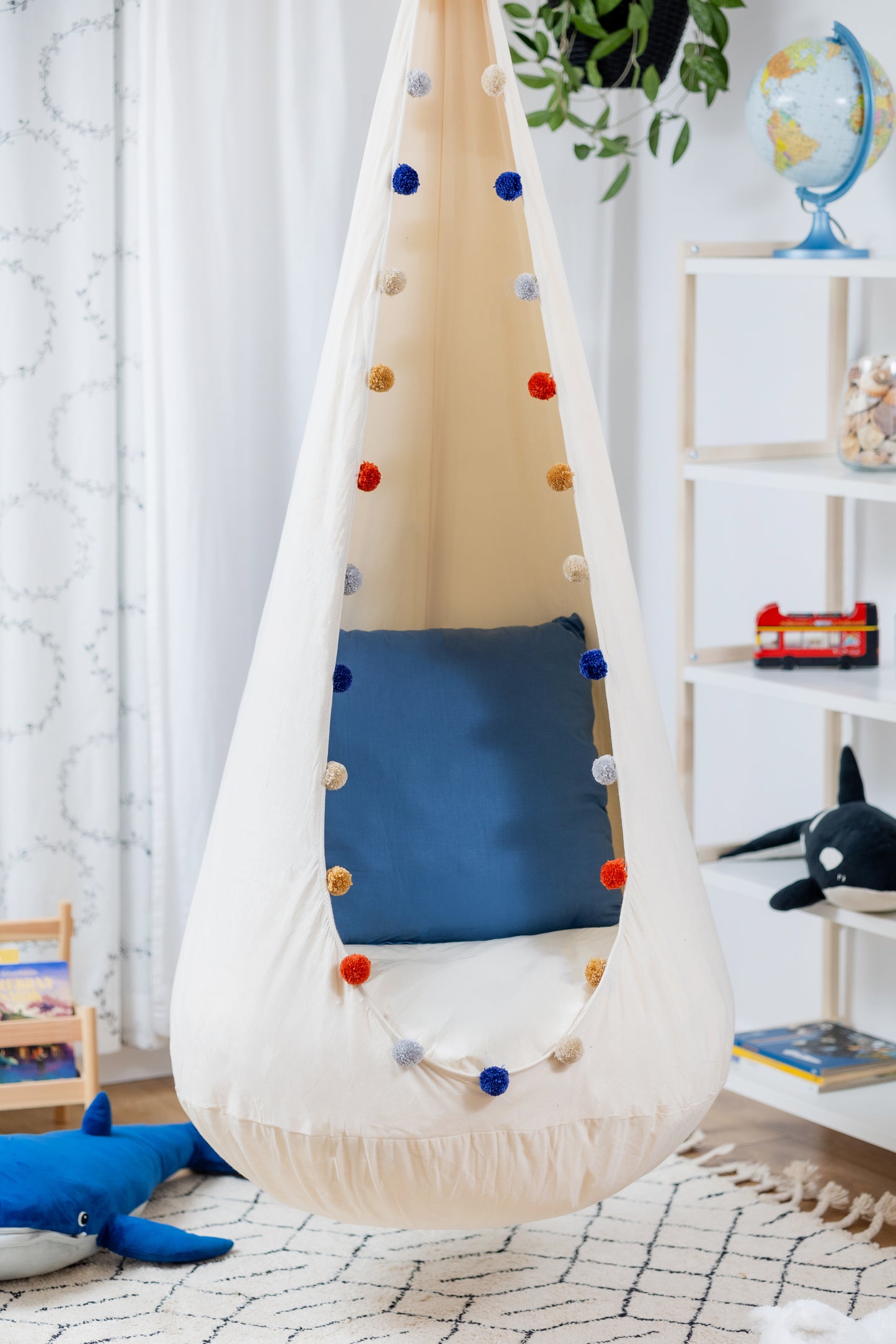 XL Kokon Hängesessel Pompons