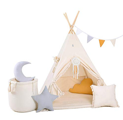 Tipi Spielzelt Beiger Wolf mit großem Zubehör-Set: Spielmatte, Kissen, Spielzeugkorb und Wimpelkette, Kind spielt davor